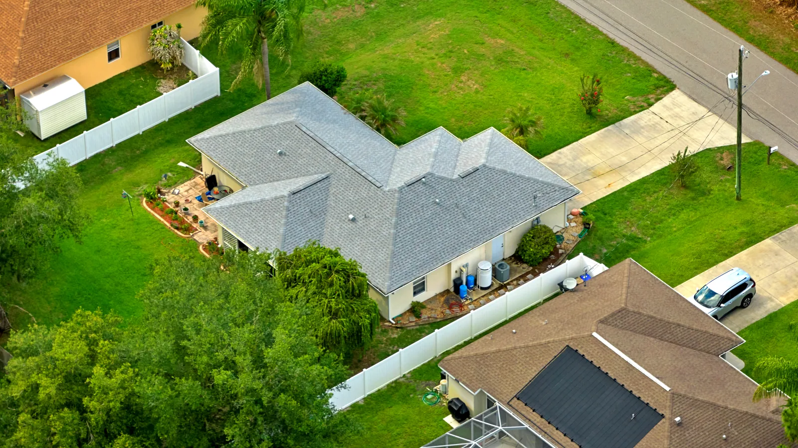 0_aerial-view-of-small-town-america-suburban-landsca-2026-01-09-11-59-28-utc home makeover