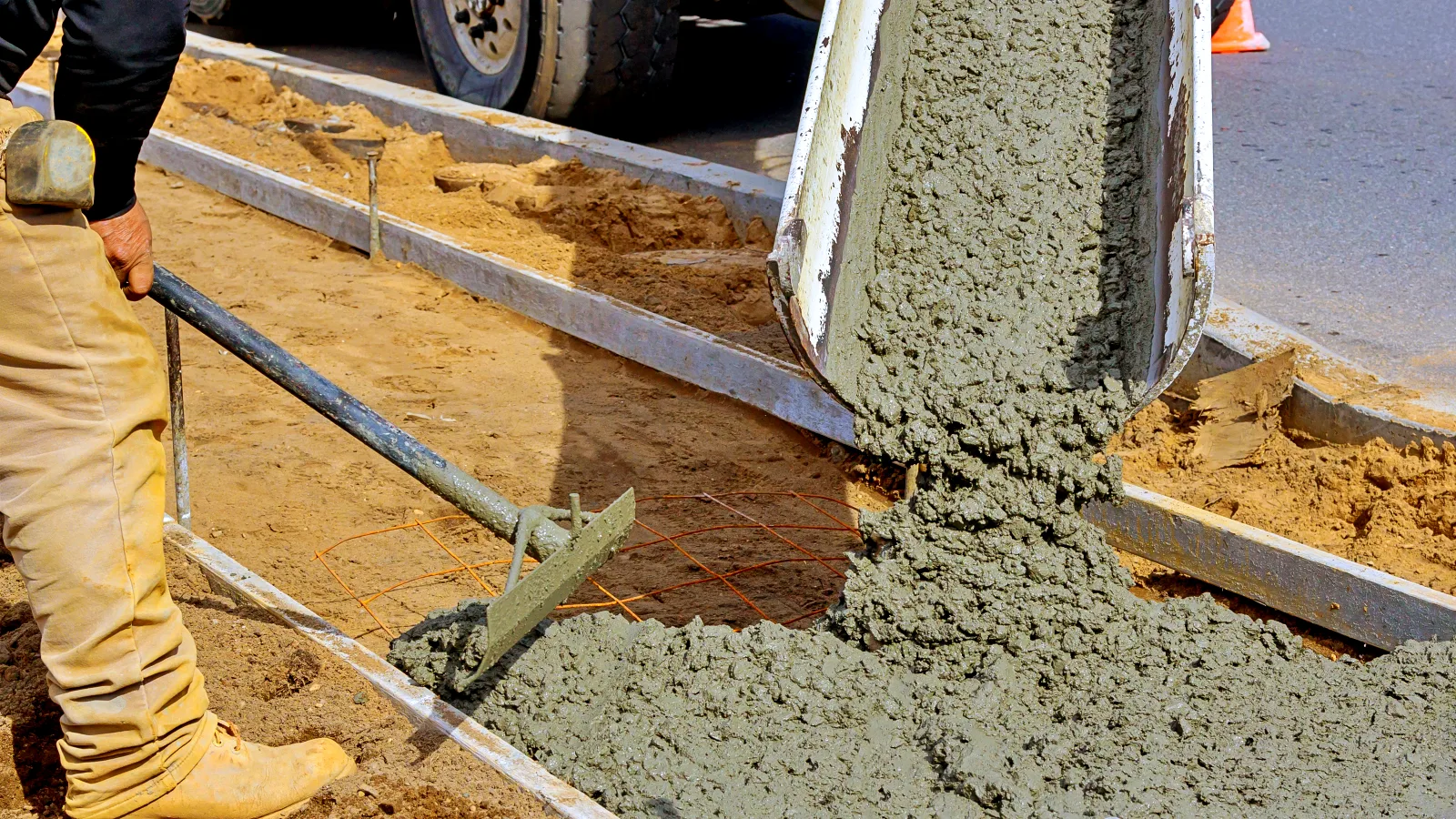 concrete sidewalk installation in Davidson