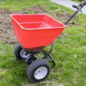 best time to fertilize a lawn in North Carolina